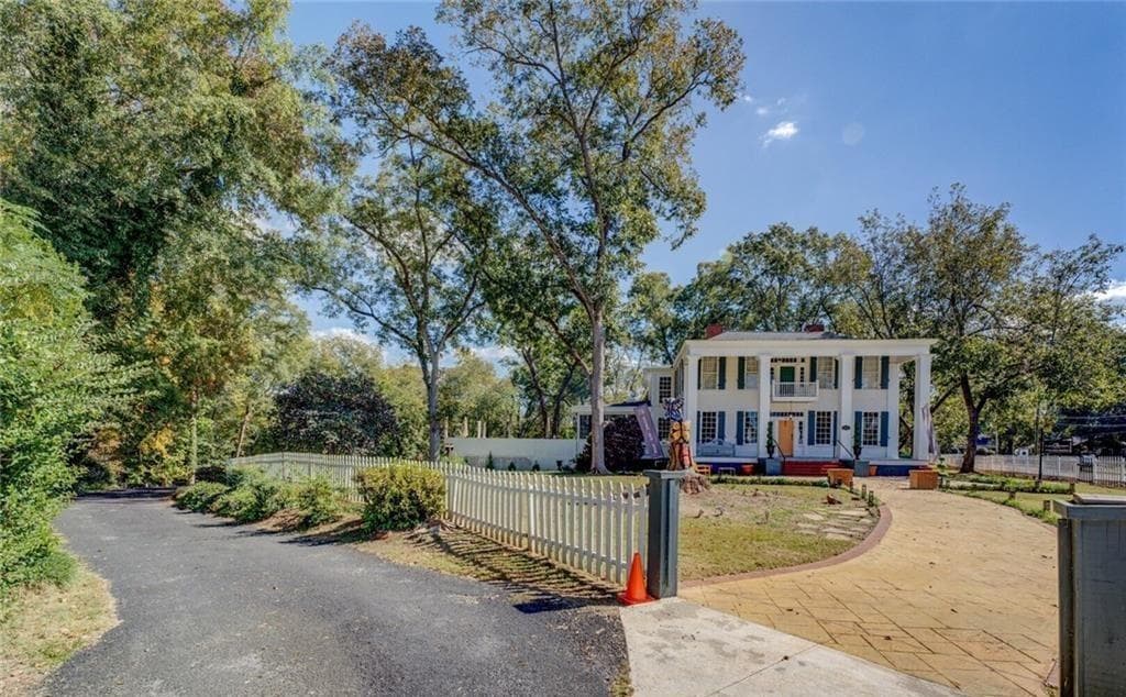 5 bedroom, 5 bathroom, 3,199 sq ft single family residence for sale at 421 E Greene Street, Monticello, GA 31064 — photo 10
