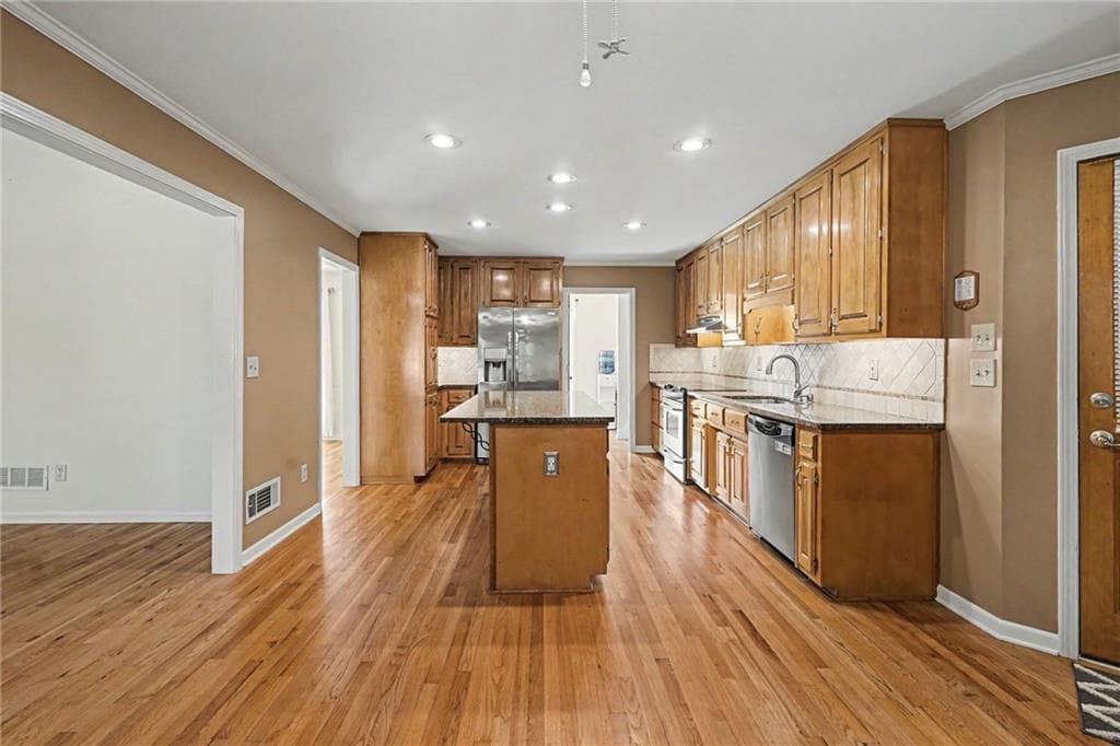4 bedroom, 5 bathroom, 3,350 sq ft single family residence under contract at 2822 Green Road, Loganville, GA 30052 — photo 8