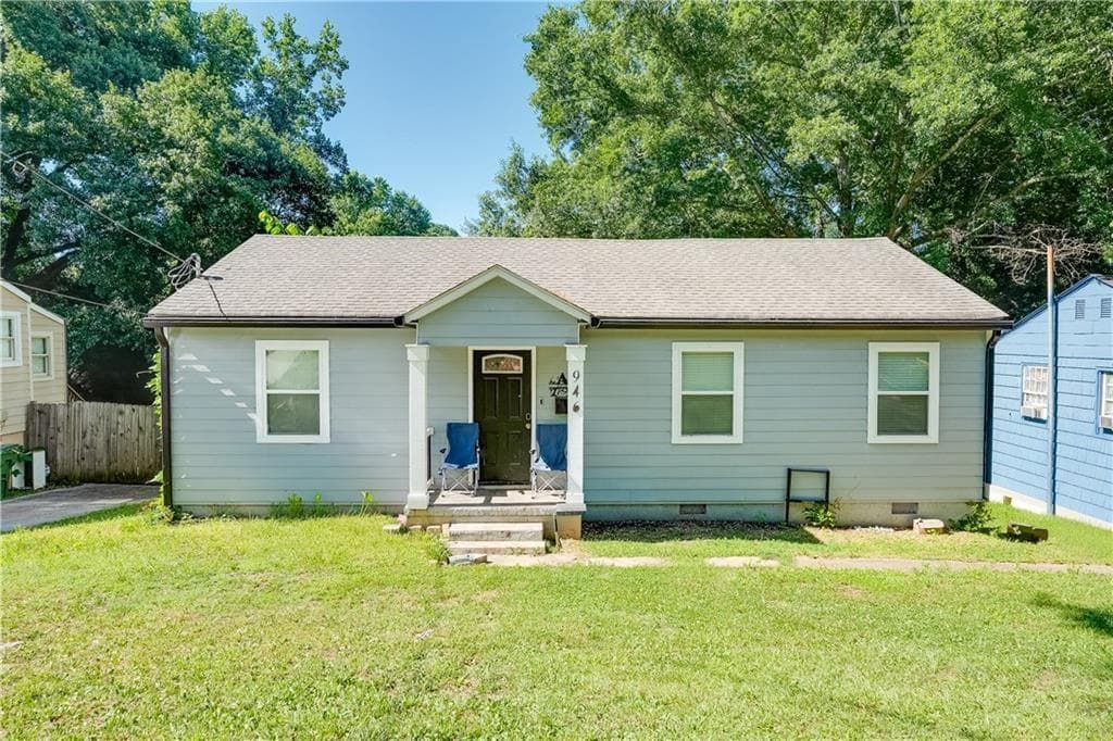 3 bedroom, 3 bathroom, 1,525 sq ft single family residence for sale at 946 Astor Avenue, Atlanta, GA 30310 — photo 2