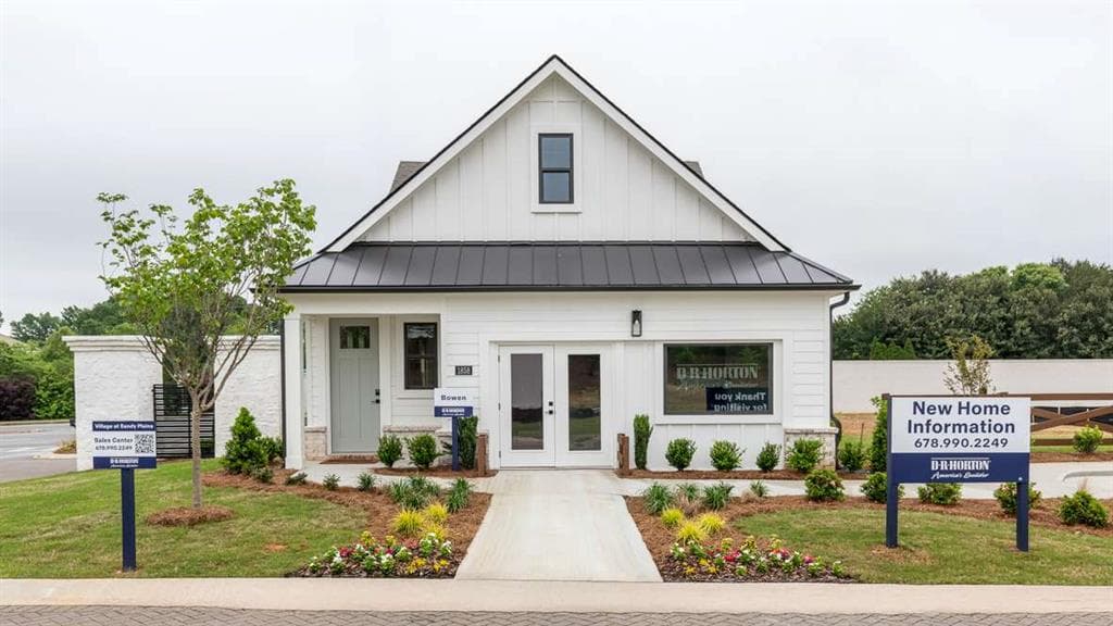 4 bedroom, 3 bathroom, 2,574 sq ft single family residence for sale at 1891 Glasswing Court, Marietta, GA 30066