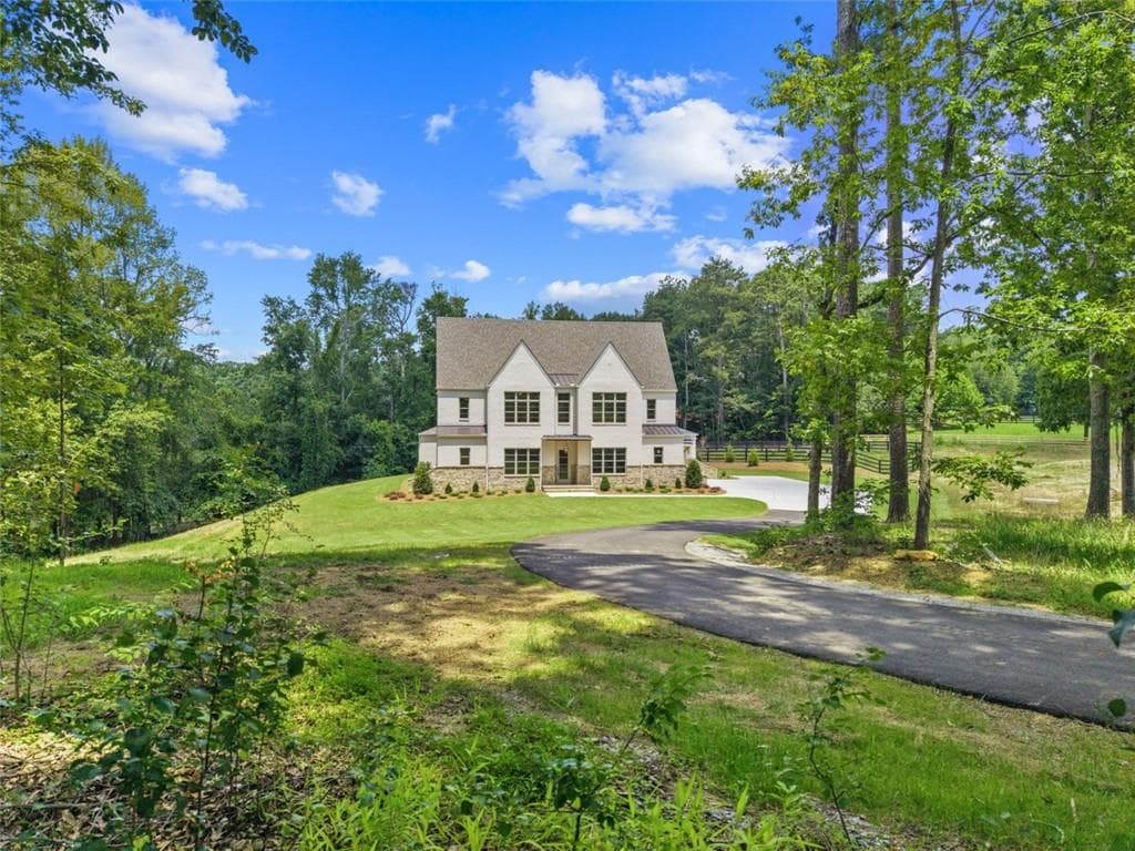 6 bedroom, 5 bathroom, 4,714 sq ft single family residence for sale at 2091 Wilkie Road, Alpharetta, GA 30004 — photo 2