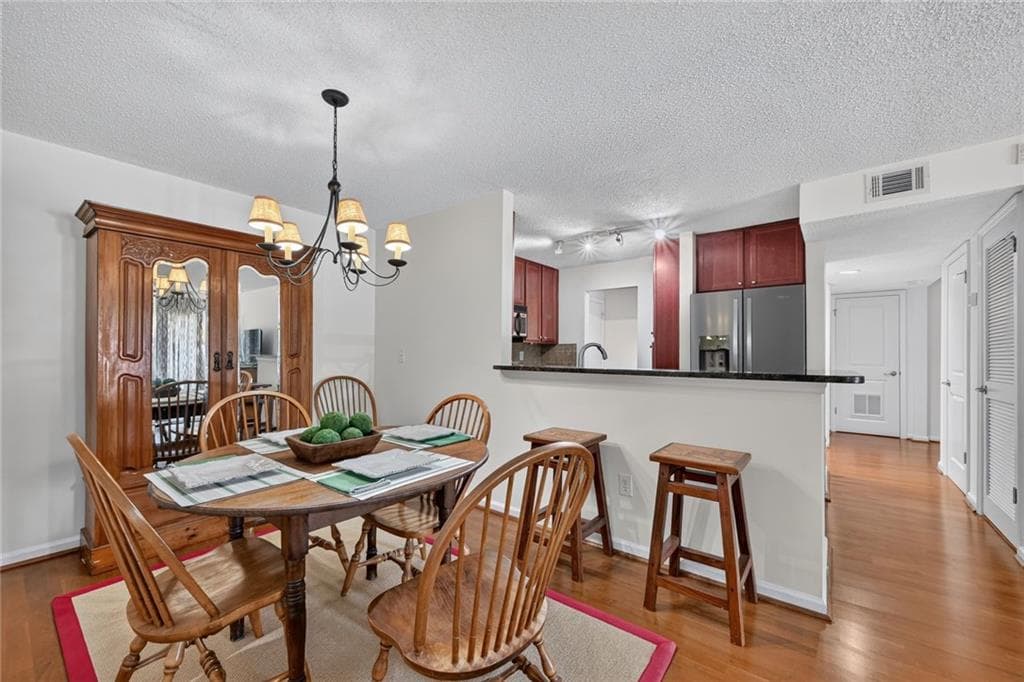 2 bedroom, 1 bathroom, 1,036 sq ft condominium for sale at 3650 Ashford Dunwoody Road 516, Brookhaven, GA 30319 — photo 5