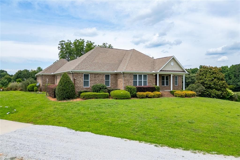 4 bedroom, 5 bathroom single family residence for sale at 563 Martin Road, Talmo, GA 30575 — photo 3