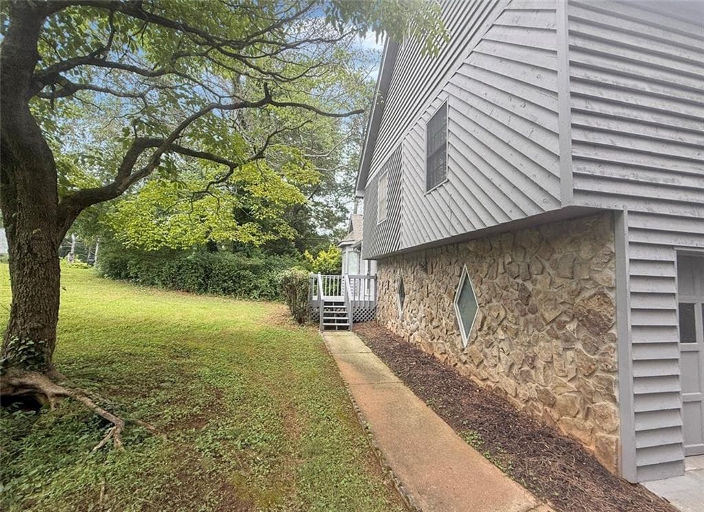 3 bedroom, 2 bathroom, 1,629 sq ft single family residence for sale at 105 Arbour Run, Suwanee, GA 30024 — photo 3