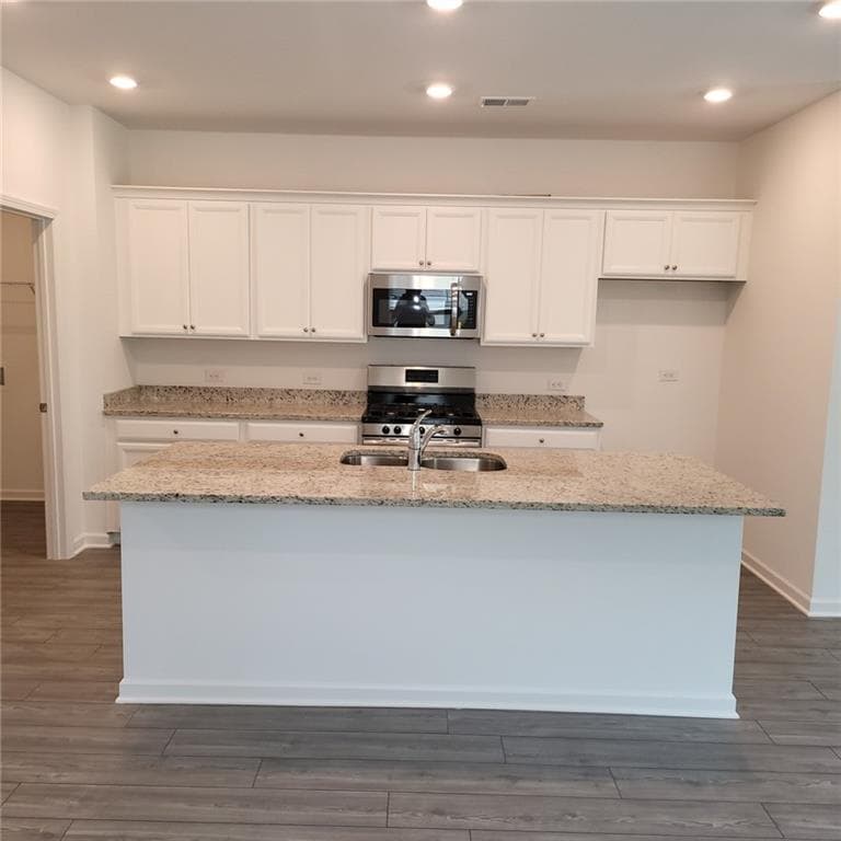 5 bedroom, 3 bathroom single family residence for rent at 448 Golden Eagle Parkway, Braselton, GA 30517 for $2,300 a month — photo 9