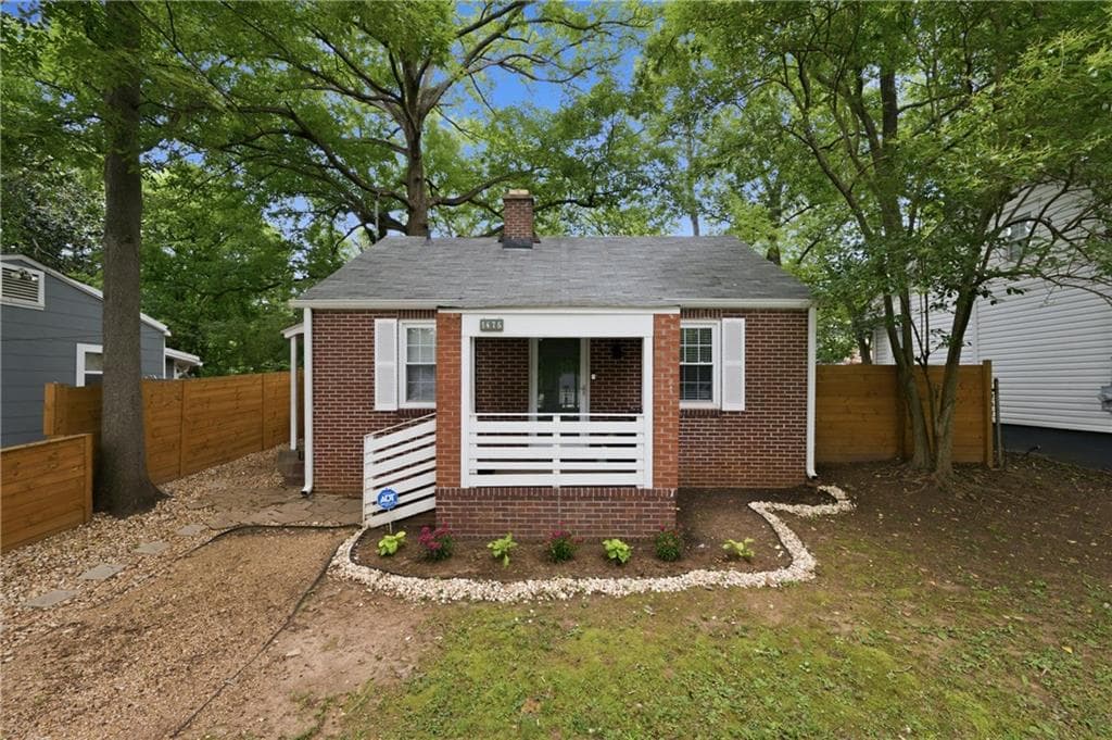 2 bedroom, 1 bathroom, 783 sq ft single family residence under contract at 1475 Elizabeth Lane, Atlanta, GA 30344 — photo 3