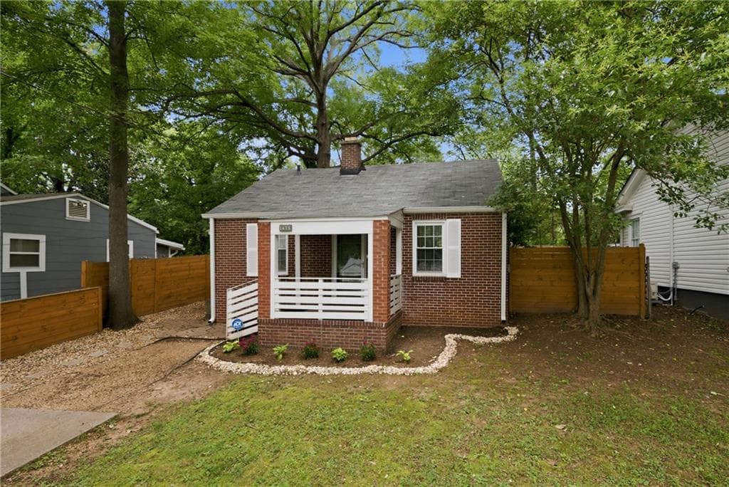 2 bedroom, 1 bathroom, 783 sq ft single family residence under contract at 1475 Elizabeth Lane, Atlanta, GA 30344 — photo 4