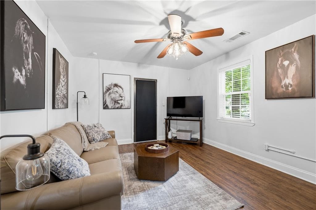 2 bedroom, 1 bathroom, 783 sq ft single family residence under contract at 1475 Elizabeth Lane, Atlanta, GA 30344 — photo 9