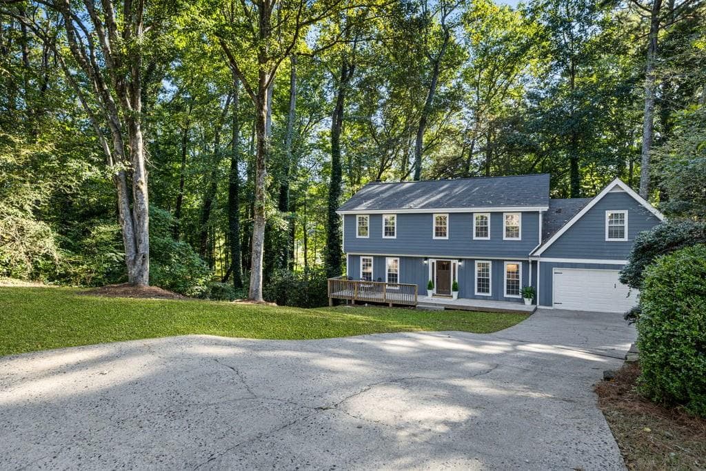 4 bedroom, 3 bathroom, 2,389 sq ft single family residence under contract at 345 Chaffin Ridge Court, Roswell, GA 30075 — photo 5