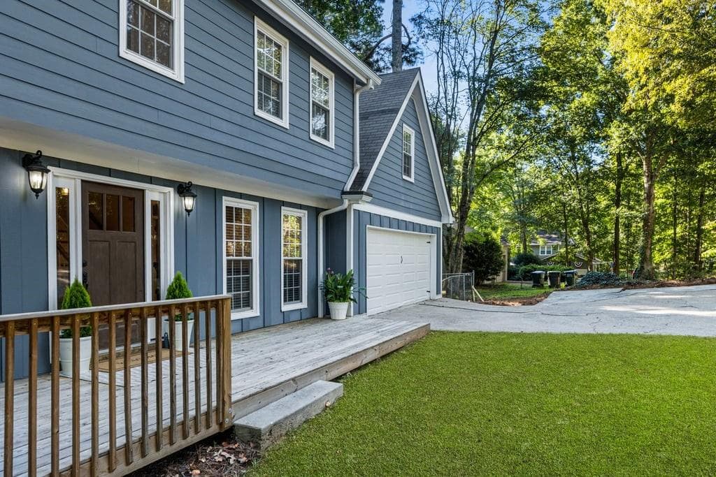 4 bedroom, 3 bathroom, 2,389 sq ft single family residence under contract at 345 Chaffin Ridge Court, Roswell, GA 30075 — photo 9