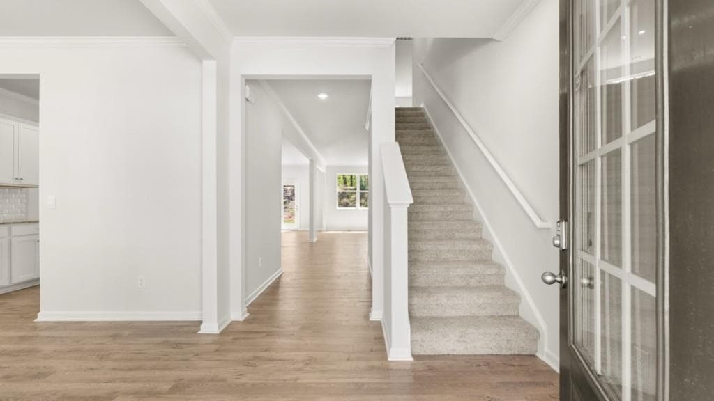 5 bedroom, 3 bathroom, 3,209 sq ft single family residence under contract at 375 Belmont Drive, Cartersville, GA 30120 — photo 2