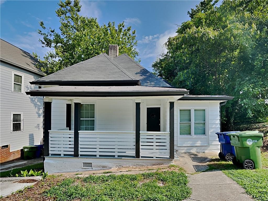 3 bedroom, 1 bathroom, 786 sq ft single family residence for rent at 805 Spencer Street, Atlanta, GA 30314 for $1,275 a month — photo 1 of 17