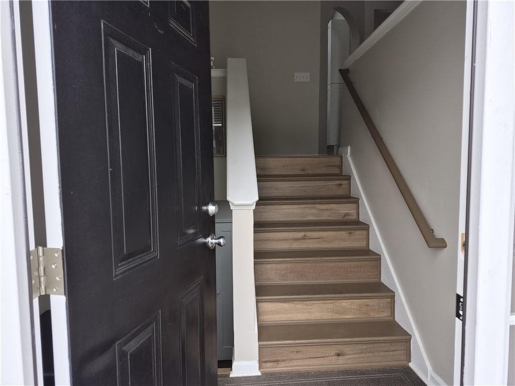 4 bedroom, 3 bathroom, 1,936 sq ft single family residence for sale at 418 Summer Hill Circle, Stockbridge, GA 30281 — photo 2