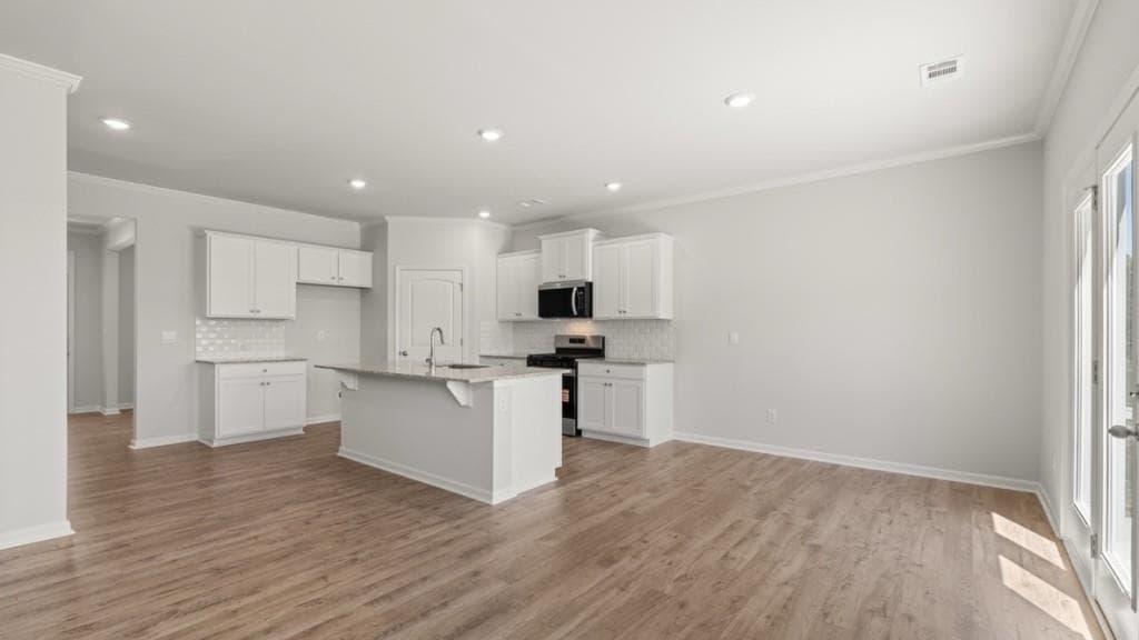 5 bedroom, 3 bathroom, 2,511 sq ft single family residence for sale at 379 Belmont Drive, Cartersville, GA 30120 — photo 6
