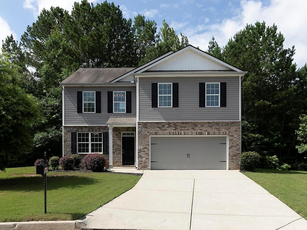 4 bedroom, 3 bathroom, 2,361 sq ft single family residence under contract at 18 Ivey Cottage Court, Dallas, GA 30132