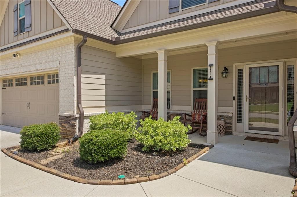 4 bedroom, 3 bathroom, 2,204 sq ft single family residence for sale at 2524 Tomoka Drive, Bethlehem, GA 30620