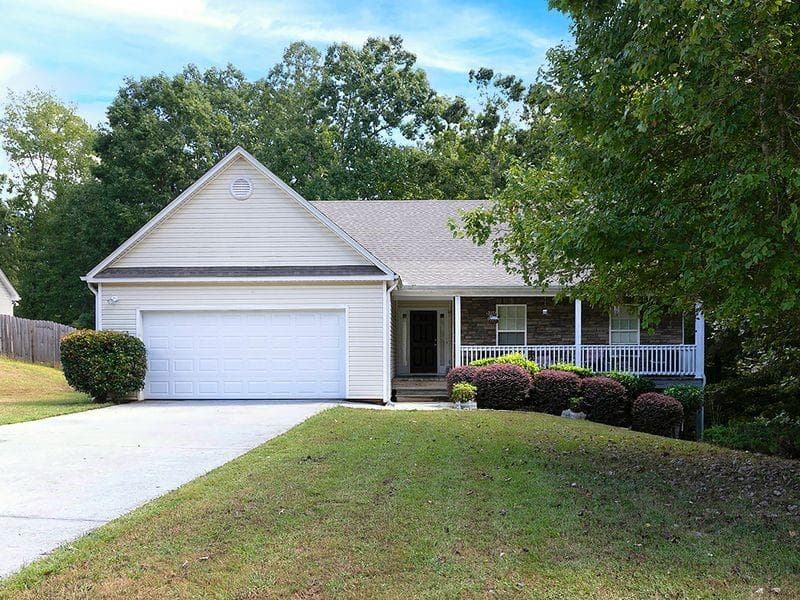 3 bedroom, 2 bathroom, 1,651 sq ft single family residence for sale at 55 Dearing Woods Bend, Covington, GA 30014 — photo 1 of 27