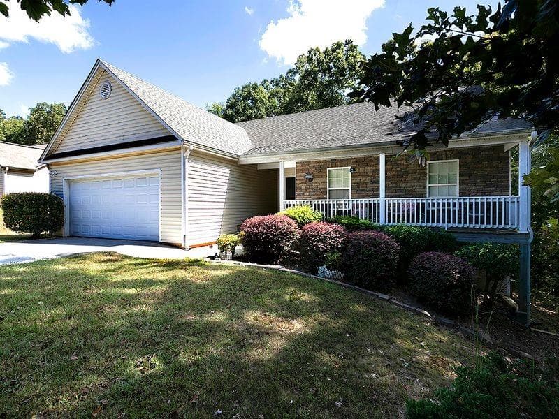 3 bedroom, 2 bathroom, 1,651 sq ft single family residence for sale at 55 Dearing Woods Bend, Covington, GA 30014 — photo 2