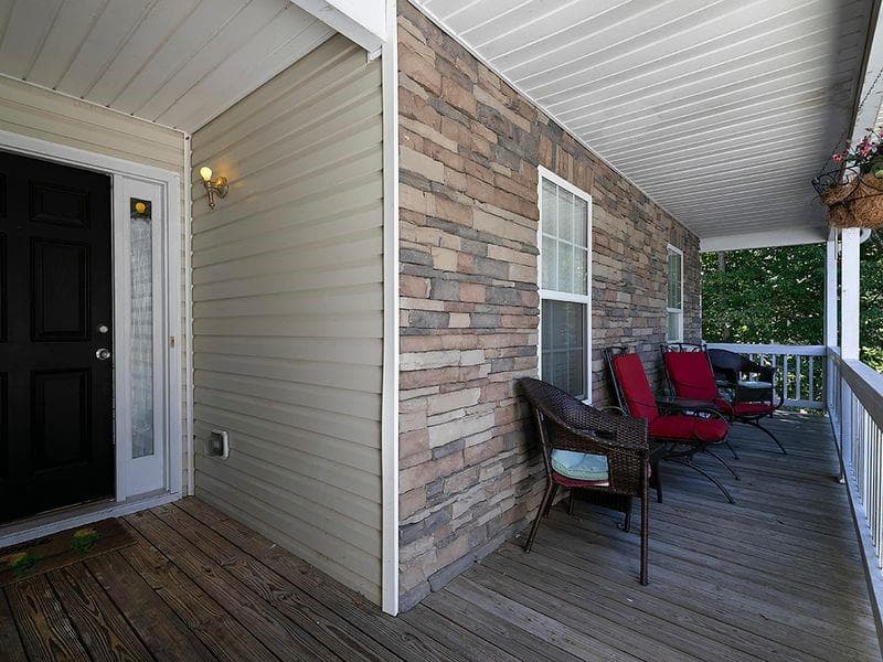3 bedroom, 2 bathroom, 1,651 sq ft single family residence for sale at 55 Dearing Woods Bend, Covington, GA 30014 — photo 3