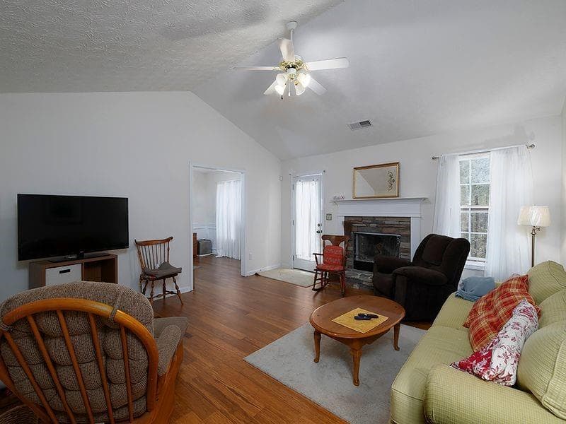3 bedroom, 2 bathroom, 1,651 sq ft single family residence for sale at 55 Dearing Woods Bend, Covington, GA 30014 — photo 6
