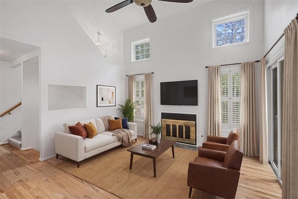 3 bedroom, 3 bathroom, 1,314 sq ft condominium under contract at 2034 River Heights Walk, Marietta, GA 30067 — photo 3