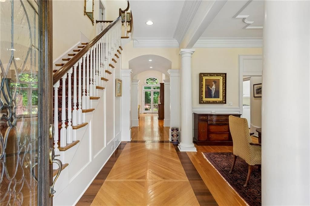 4 bedroom, 6 bathroom, 5,544 sq ft single family residence for sale at 4267 Olde Mill Lane, Atlanta, GA 30342 — photo 6