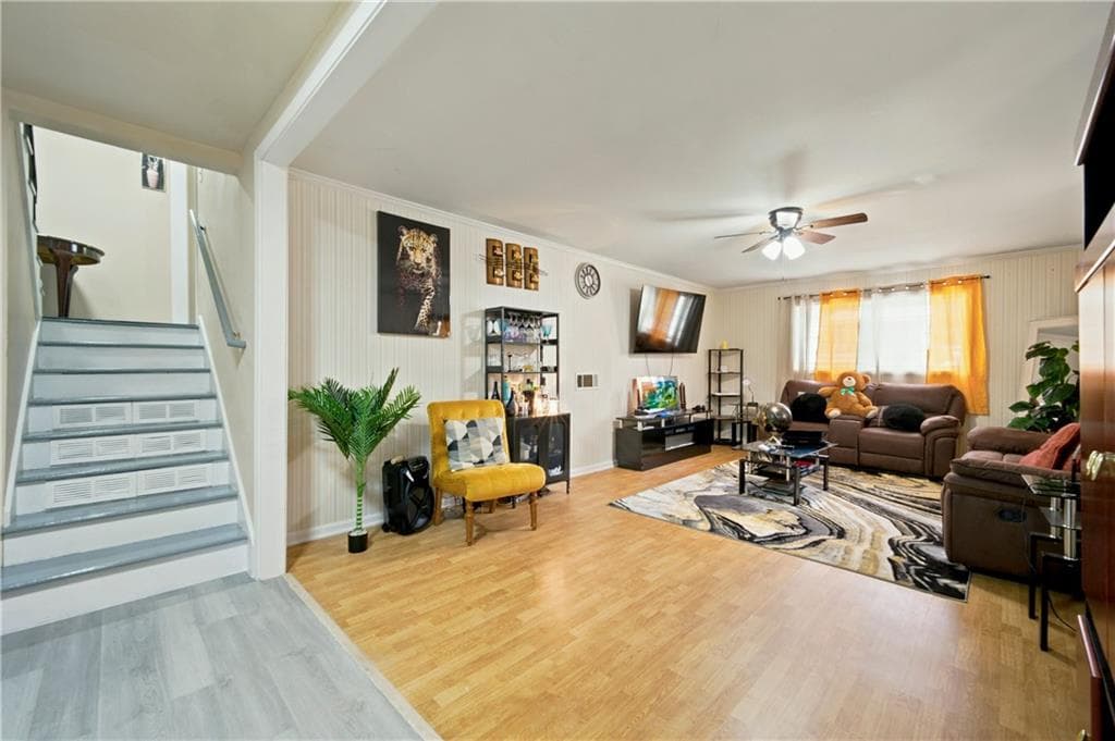 5 bedroom, 2 bathroom, 1,862 sq ft single family residence for sale at 1020 Cedar Circle, Forest Park, GA 30297 — photo 3