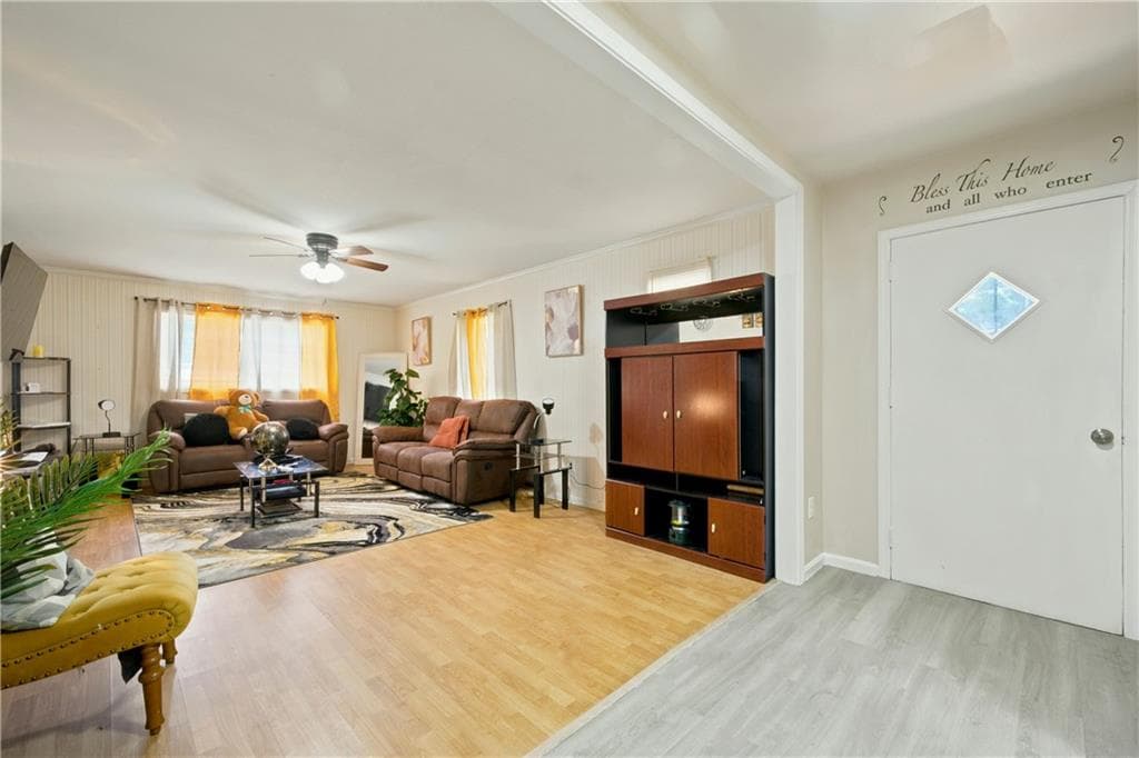 5 bedroom, 2 bathroom, 1,862 sq ft single family residence for sale at 1020 Cedar Circle, Forest Park, GA 30297 — photo 4