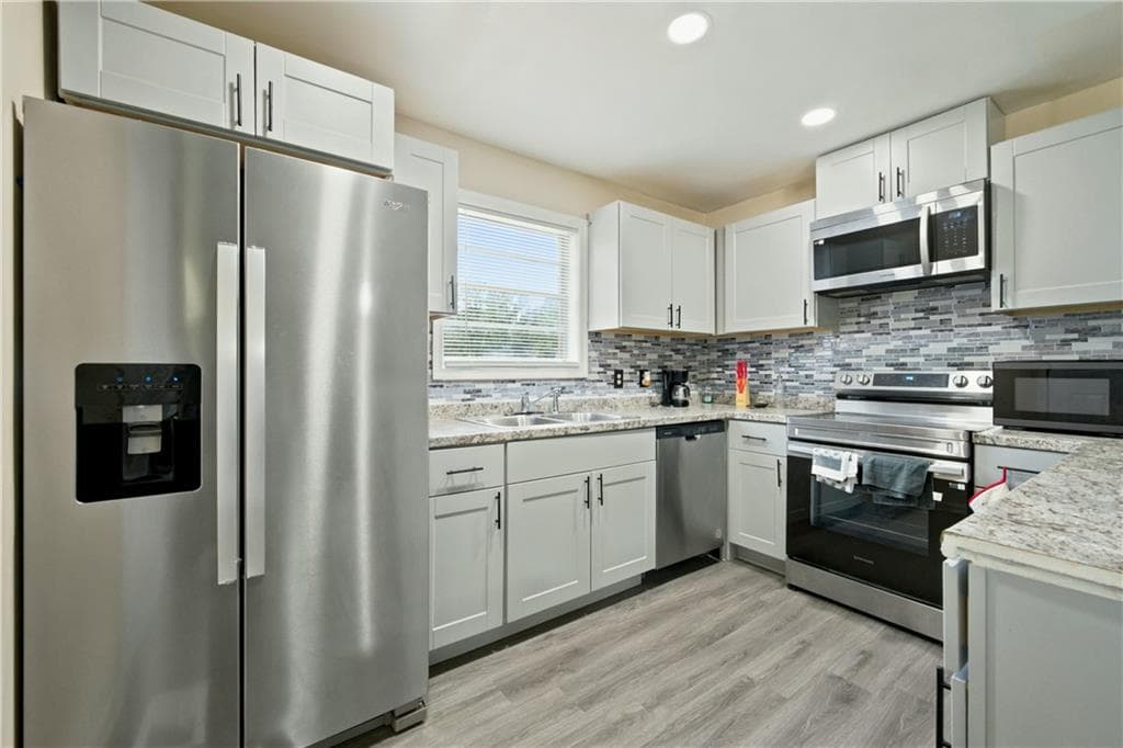 5 bedroom, 2 bathroom, 1,862 sq ft single family residence for sale at 1020 Cedar Circle, Forest Park, GA 30297 — photo 8