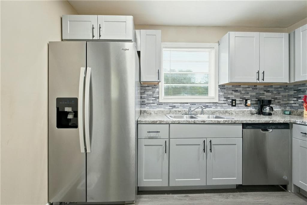 5 bedroom, 2 bathroom, 1,862 sq ft single family residence for sale at 1020 Cedar Circle, Forest Park, GA 30297 — photo 10
