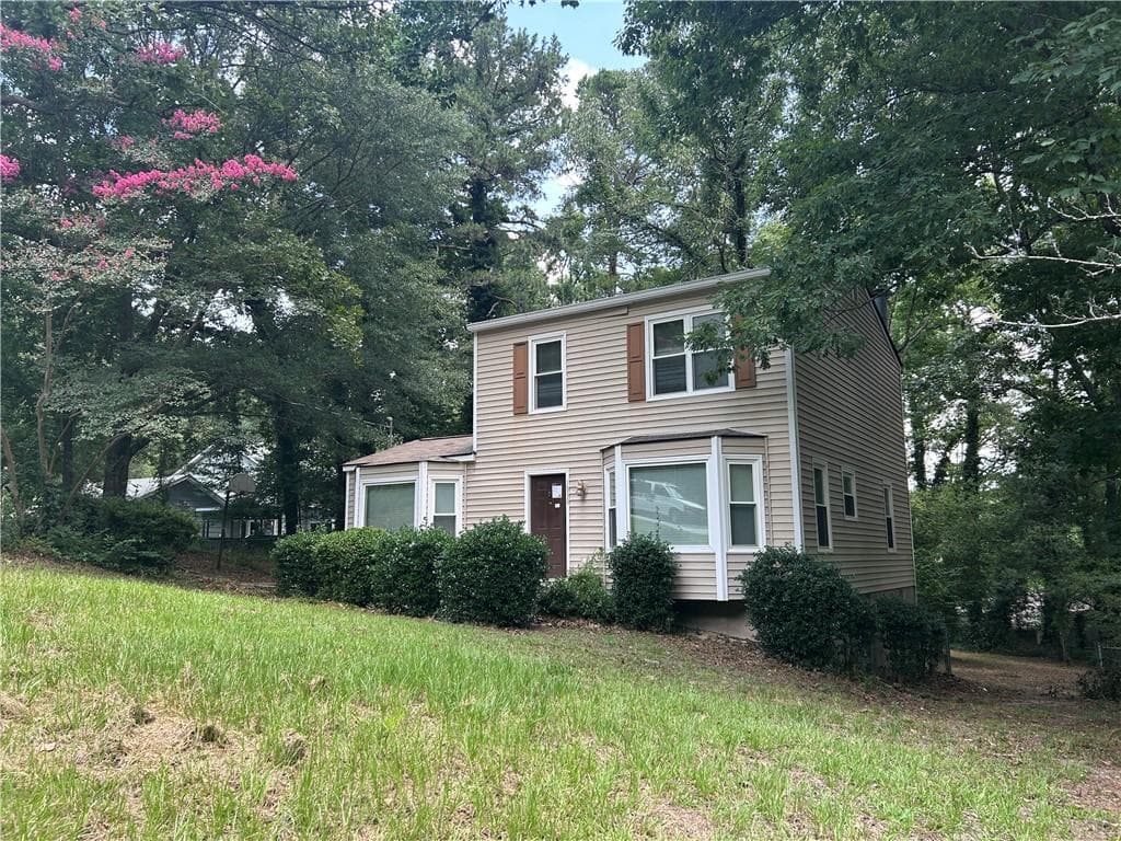 3 bedroom, 3 bathroom, 1,532 sq ft single family residence under contract at 1890 Westminister Way, Conyers, GA 30012 — photo 3