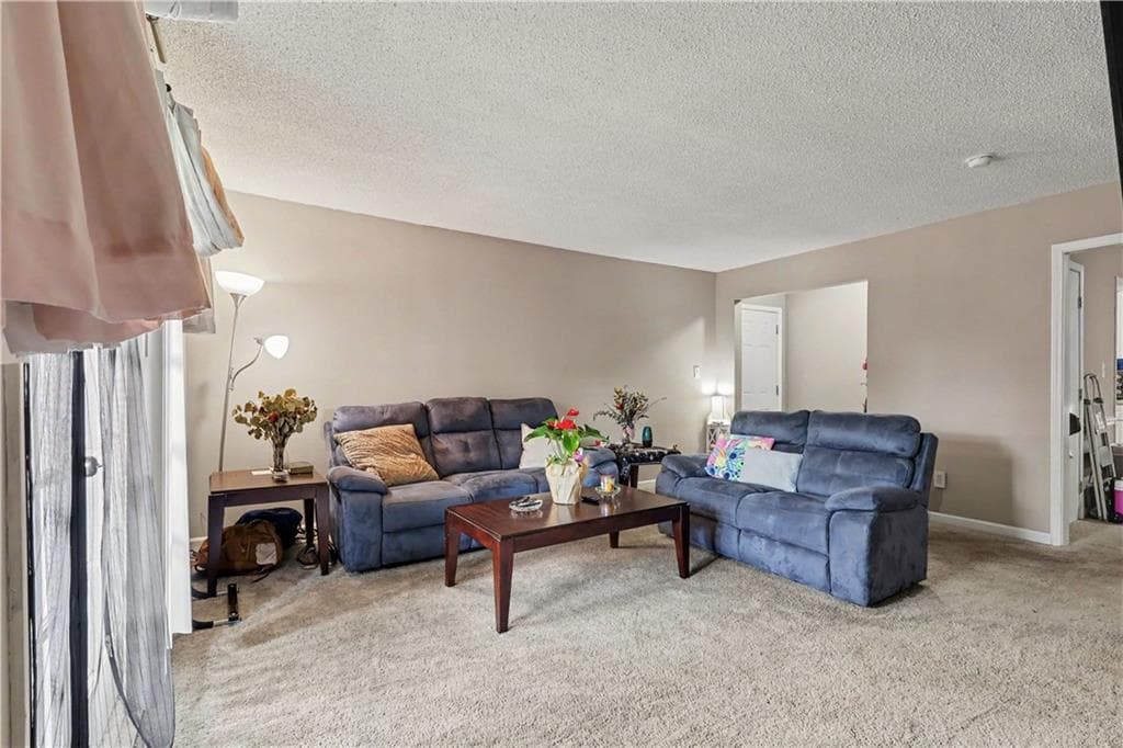 3 bedroom, 2 bathroom, 1,724 sq ft condominium for sale at 124 Rue Fontaine, Lithonia, GA 30038 — photo 5