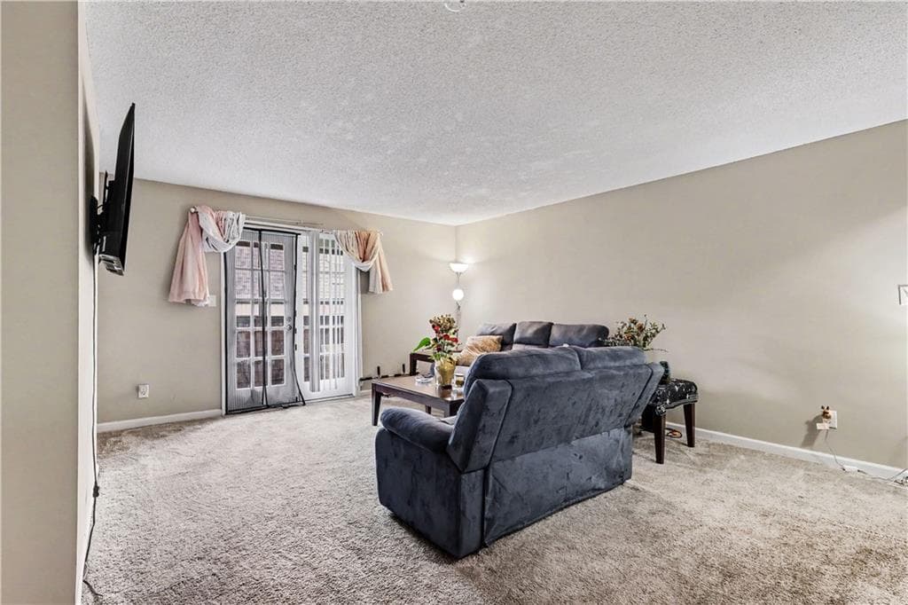 3 bedroom, 2 bathroom, 1,724 sq ft condominium for sale at 124 Rue Fontaine, Lithonia, GA 30038 — photo 10