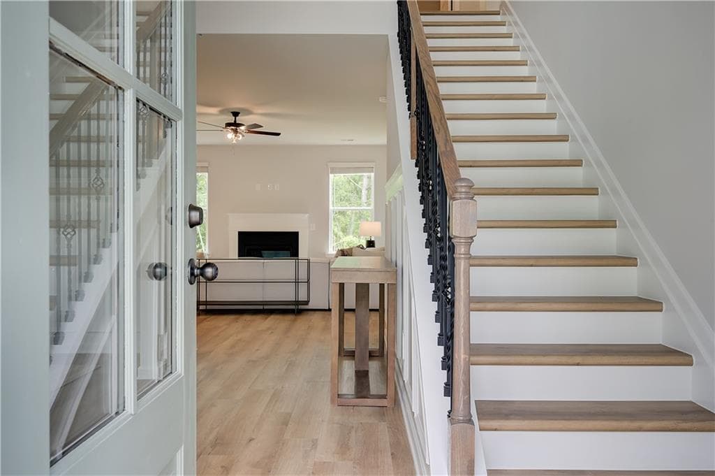 6 bedroom, 4 bathroom, 3,647 sq ft single family residence under contract at 141 Dohrn Drive, Loganville, GA 30052 — photo 4