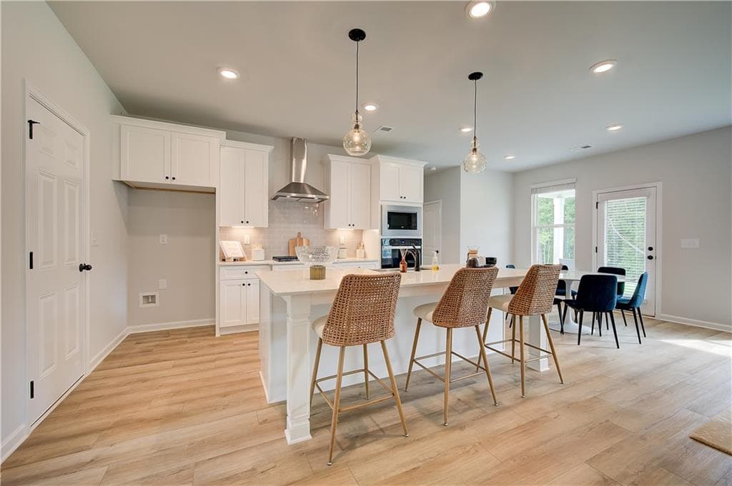 6 bedroom, 4 bathroom, 3,647 sq ft single family residence under contract at 141 Dohrn Drive, Loganville, GA 30052 — photo 7