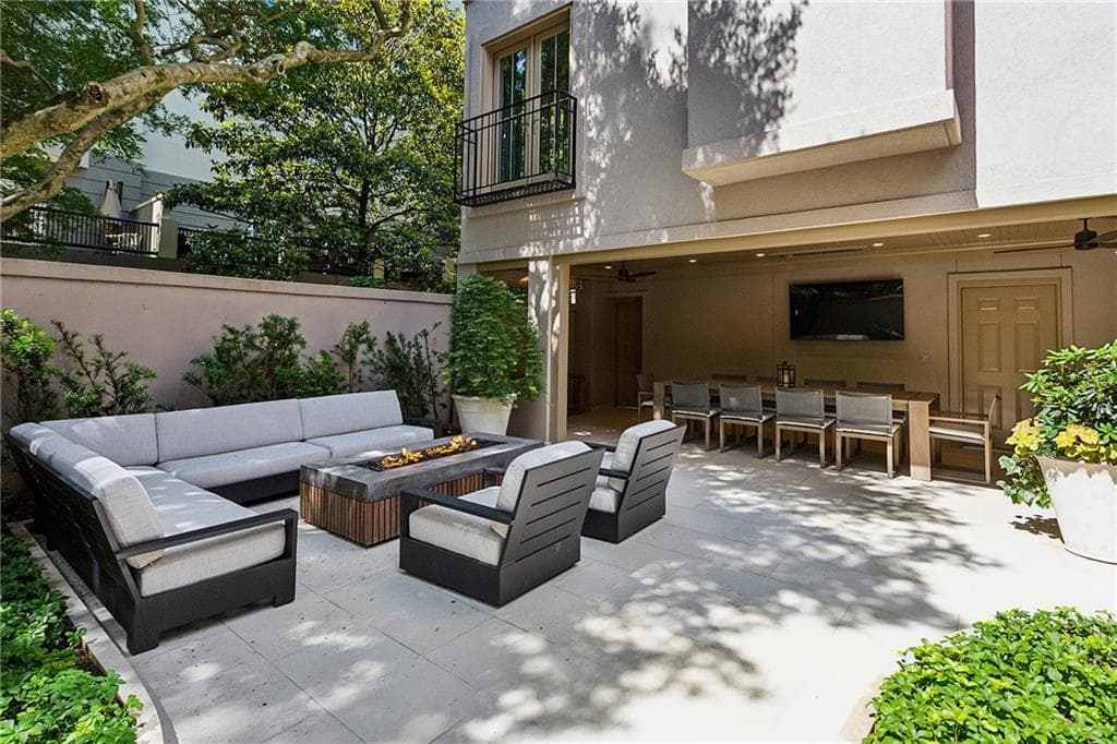 3 bedroom, 5 bathroom, 5,399 sq ft townhouse for rent at 2525 Peachtree Road 32, Atlanta, GA 30305 for $14,500 a month — photo 2