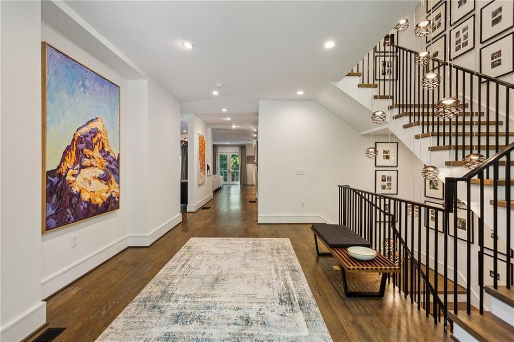 3 bedroom, 5 bathroom, 5,399 sq ft townhouse for rent at 2525 Peachtree Road 32, Atlanta, GA 30305 for $14,500 a month — photo 5