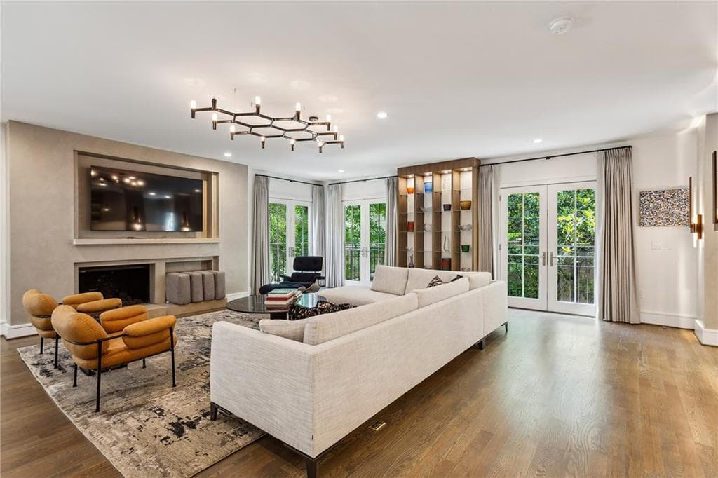 3 bedroom, 5 bathroom, 5,399 sq ft townhouse for rent at 2525 Peachtree Road 32, Atlanta, GA 30305 for $14,500 a month — photo 10