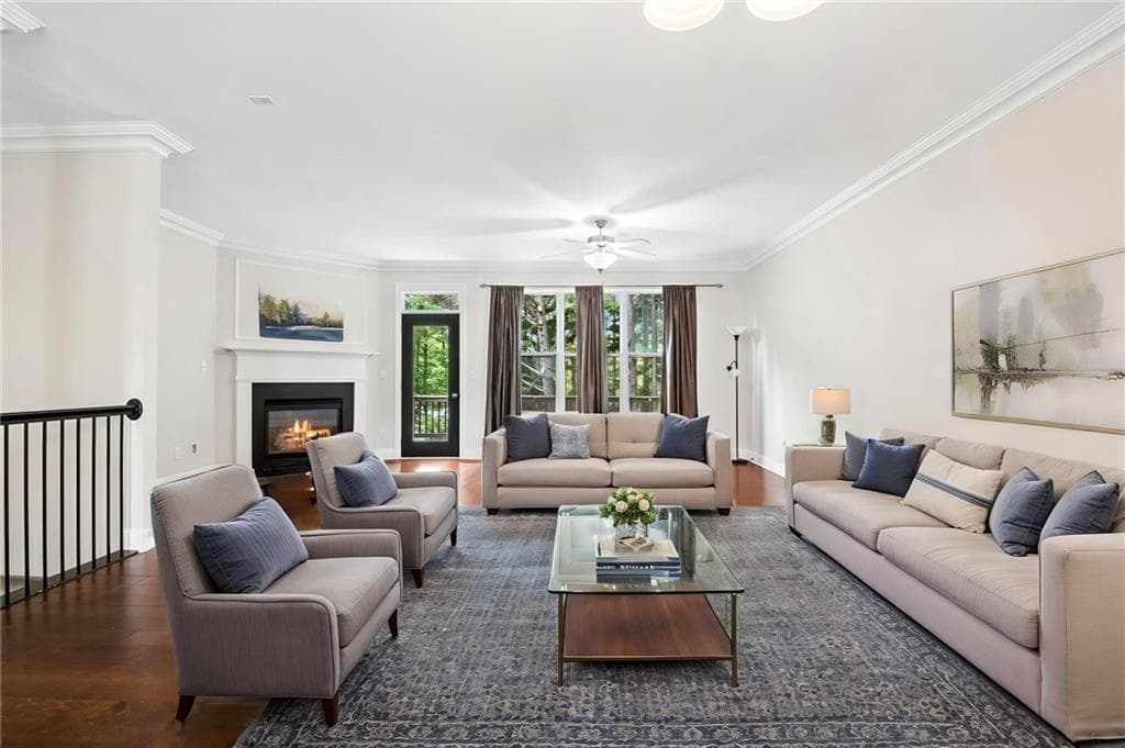 3 bedroom, 4 bathroom, 2,566 sq ft townhouse for sale at 3279 Greenwood Oak Drive, Peachtree Corners, GA 30092 — photo 5