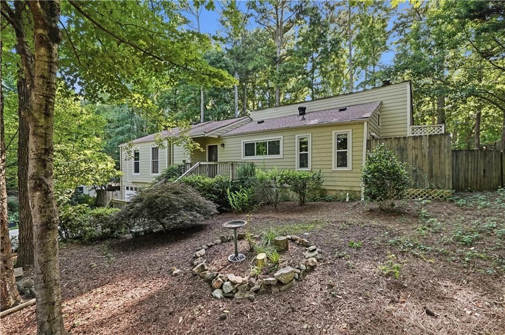 3 bedroom, 3 bathroom, 2,252 sq ft single family residence for sale at 3162 Bluff Road, Marietta, GA 30062 — photo 2