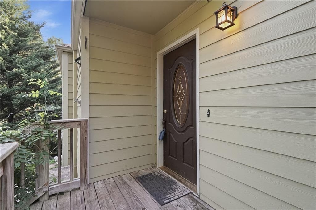 3 bedroom, 3 bathroom, 2,252 sq ft single family residence for sale at 3162 Bluff Road, Marietta, GA 30062 — photo 4