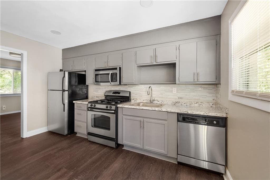 duplex under contract at 2837 Palm Drive, Atlanta, GA 30344 — photo 3