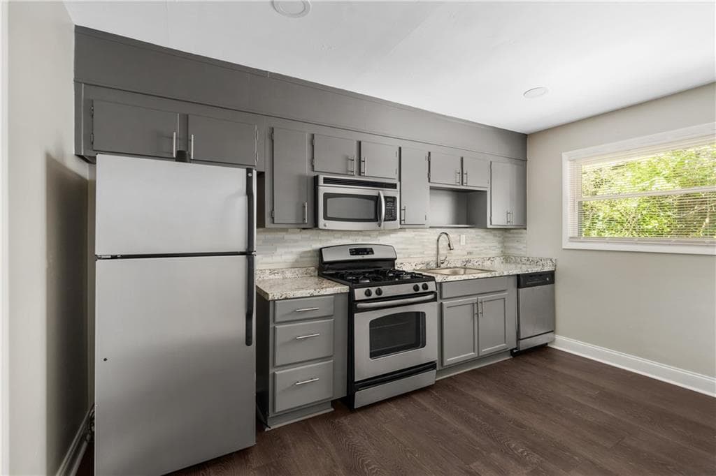 duplex under contract at 2837 Palm Drive, Atlanta, GA 30344 — photo 4