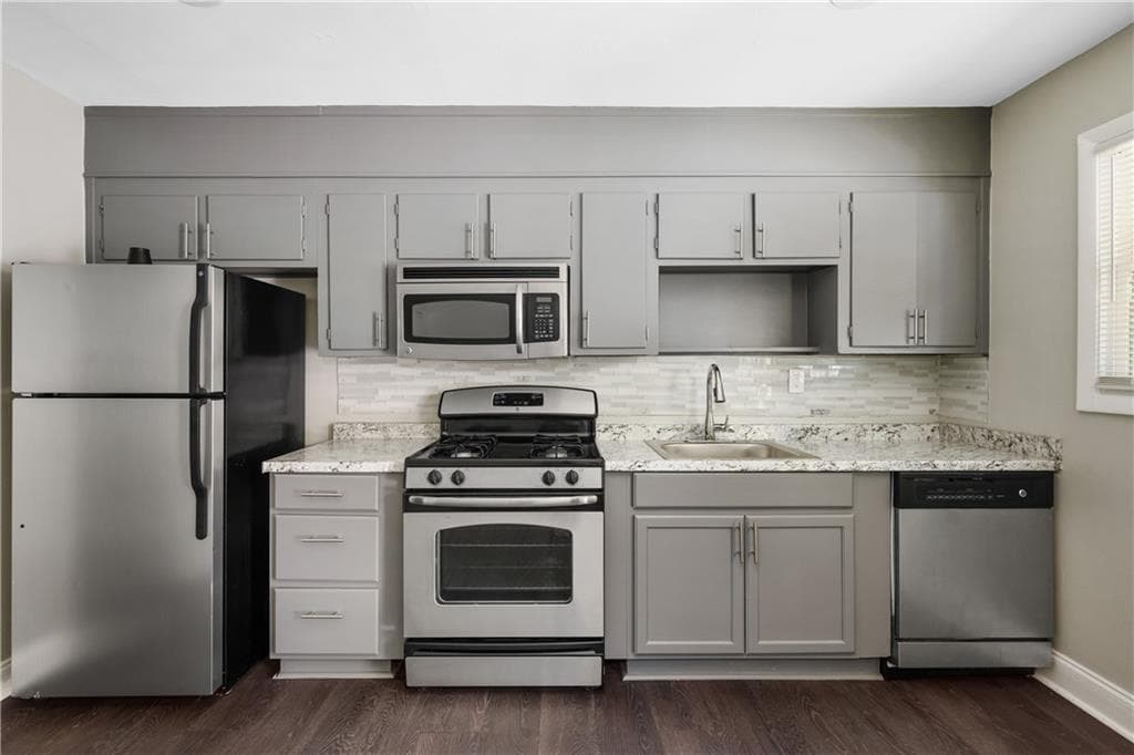 duplex under contract at 2837 Palm Drive, Atlanta, GA 30344 — photo 5