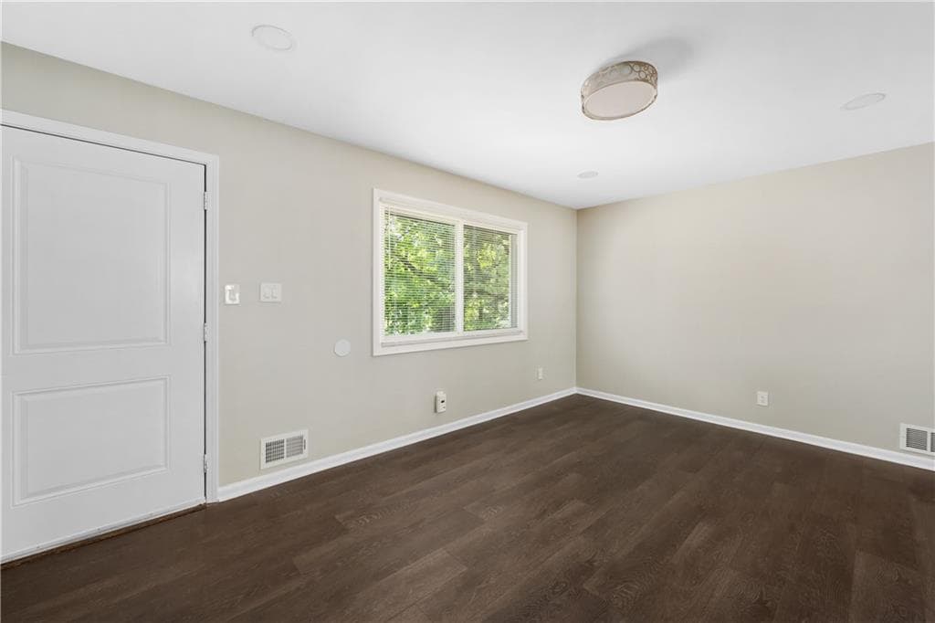 duplex under contract at 2837 Palm Drive, Atlanta, GA 30344 — photo 8