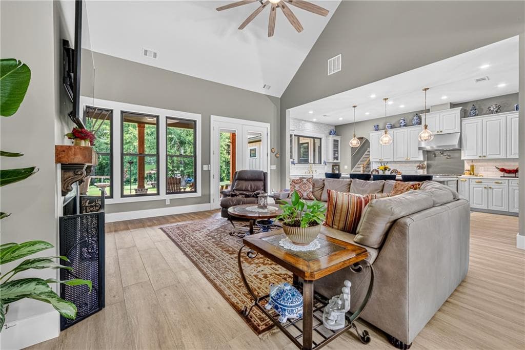 4 bedroom, 5 bathroom, 2,691 sq ft single family residence for sale at 233 Hunter Road, Jefferson, GA 30549 — photo 4