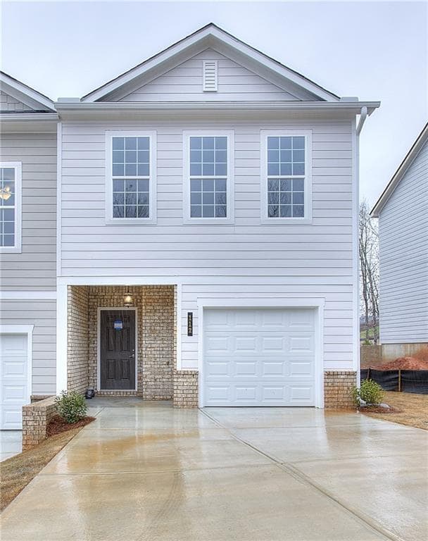 3 bedroom, 3 bathroom, 1,384 sq ft townhouse for sale at 113 Greenview Court, Homer, GA 30547