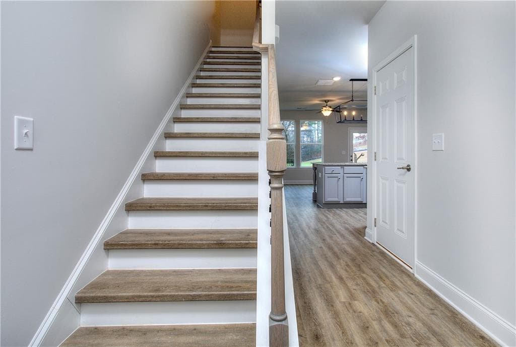 3 bedroom, 3 bathroom, 1,384 sq ft townhouse for sale at 113 Greenview Court, Homer, GA 30547 — photo 3