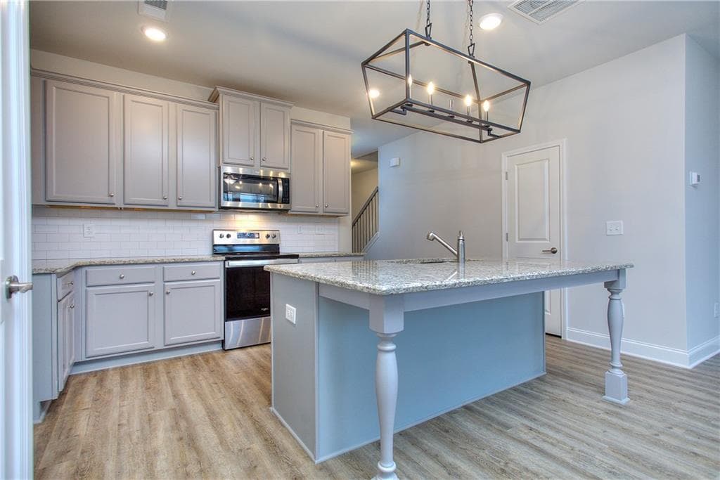 3 bedroom, 3 bathroom, 1,384 sq ft townhouse for sale at 113 Greenview Court, Homer, GA 30547 — photo 8
