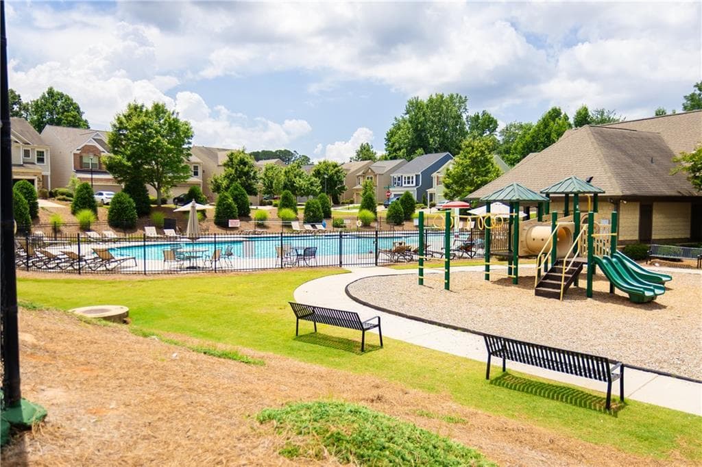 4 bedroom, 3 bathroom, 2,377 sq ft single family residence for rent at 4960 Ducote Trail, Alpharetta, GA 30004 for $2,850 a month — photo 4